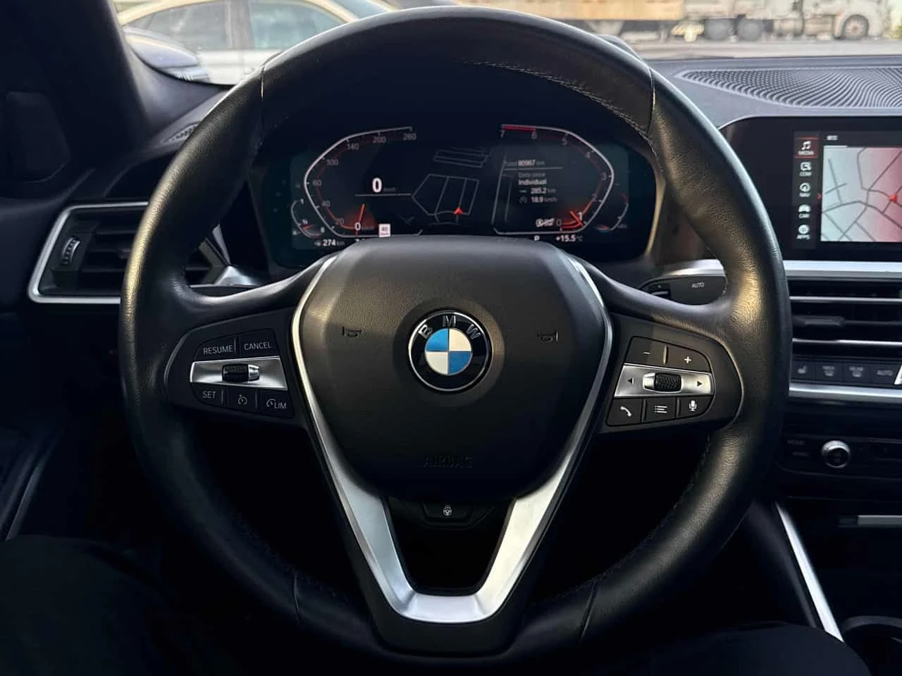 BMW 330 i xDrive/ПОДГРЕВИ/ШИБИДАХ, снимка 11 - Автомобили и джипове - 54353665