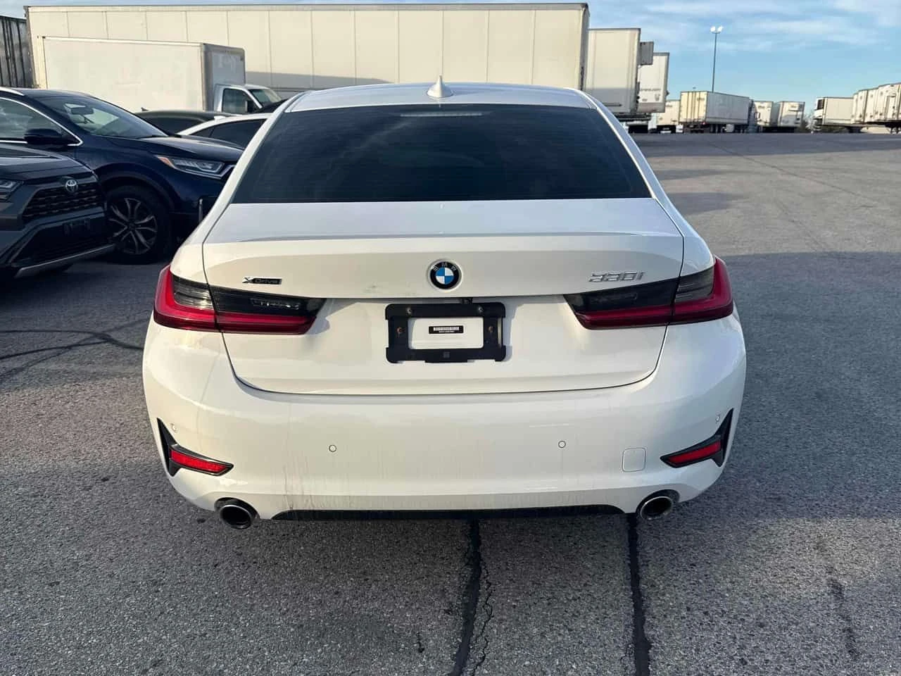 BMW 330 i xDrive/ПОДГРЕВИ/ШИБИДАХ, снимка 5 - Автомобили и джипове - 54353665