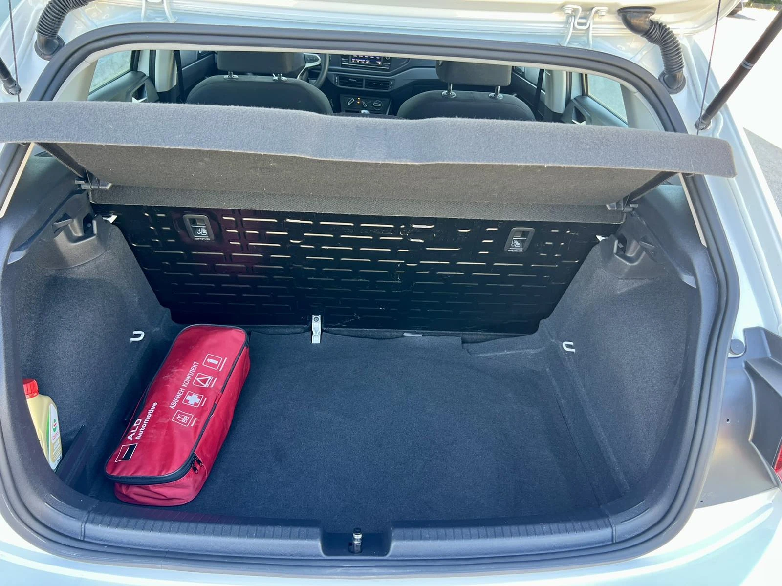 VW Polo Facelift / 1.0 TSI / 95 �.�. / LED / Digital / ACC | Mobile.bg � ����������� 16