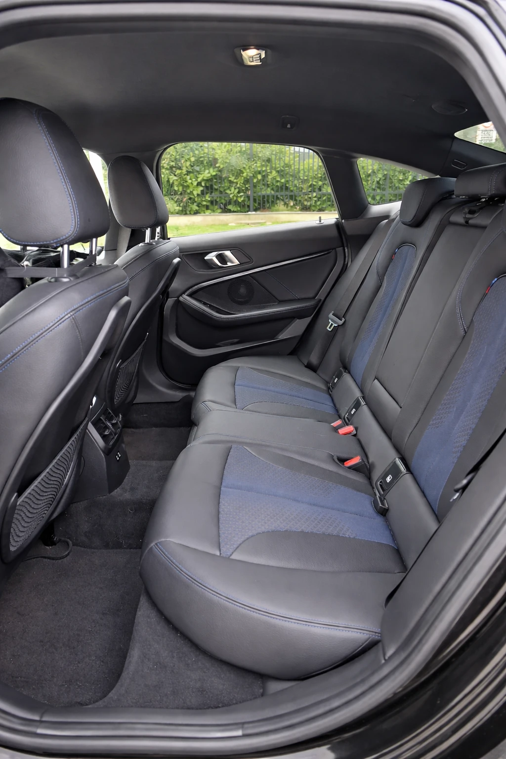 BMW 2 Gran Coupe 218 M Sport, снимка 8 - Автомобили и джипове - 55033811