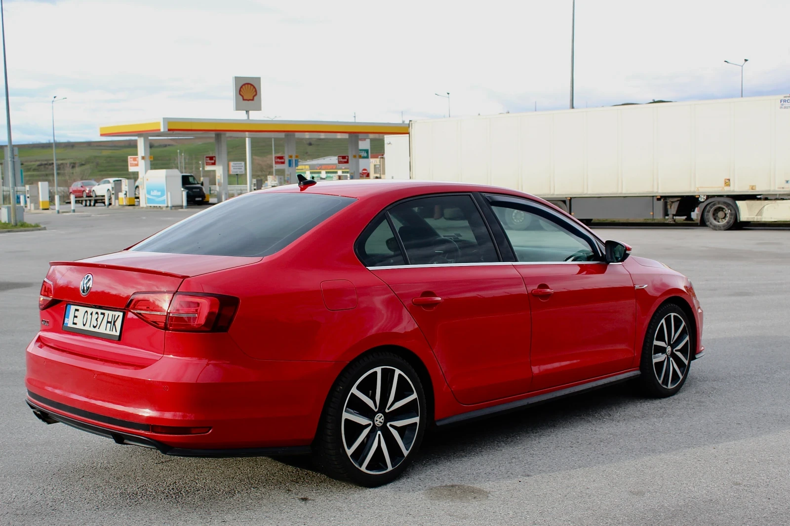 VW Jetta 2.0 TSI GLI 211-кс DSG6, снимка 5 - Автомобили и джипове - 55415431