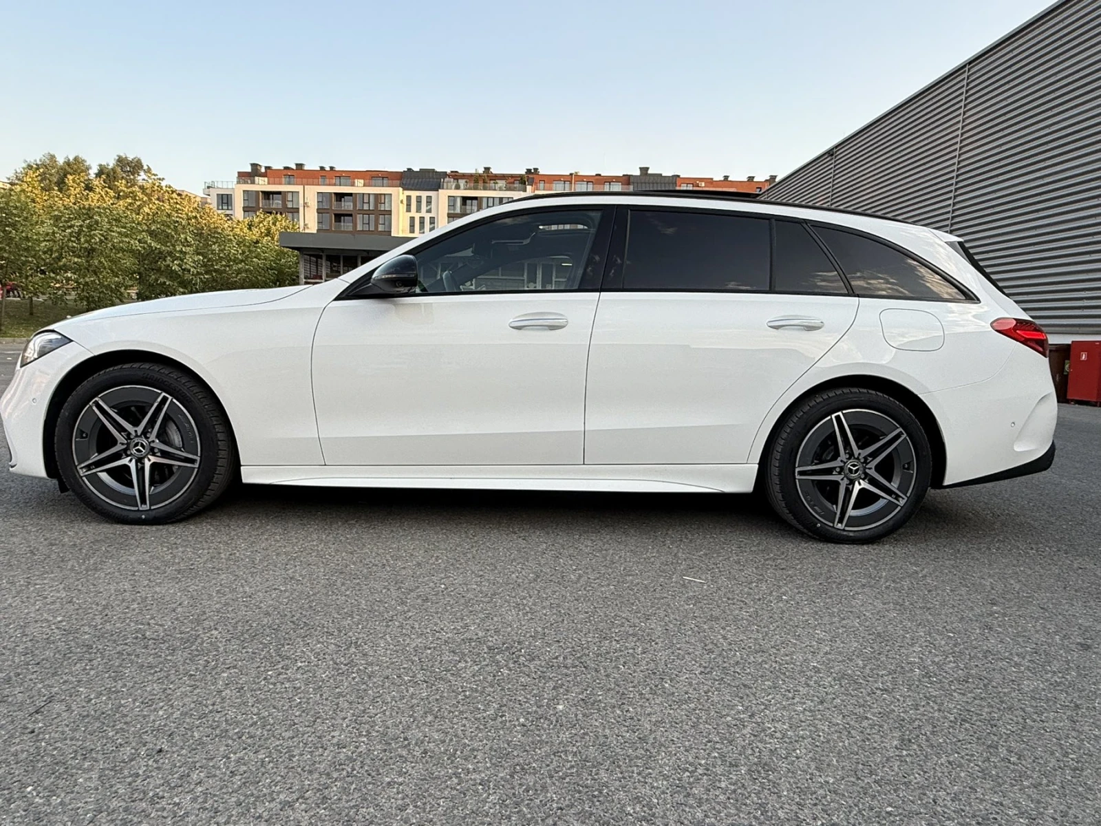 Mercedes-Benz C 300 Mercedes C300de AMG | Burmester | HUD | 360 | Plug, снимка 6 - Автомобили и джипове - 55574809