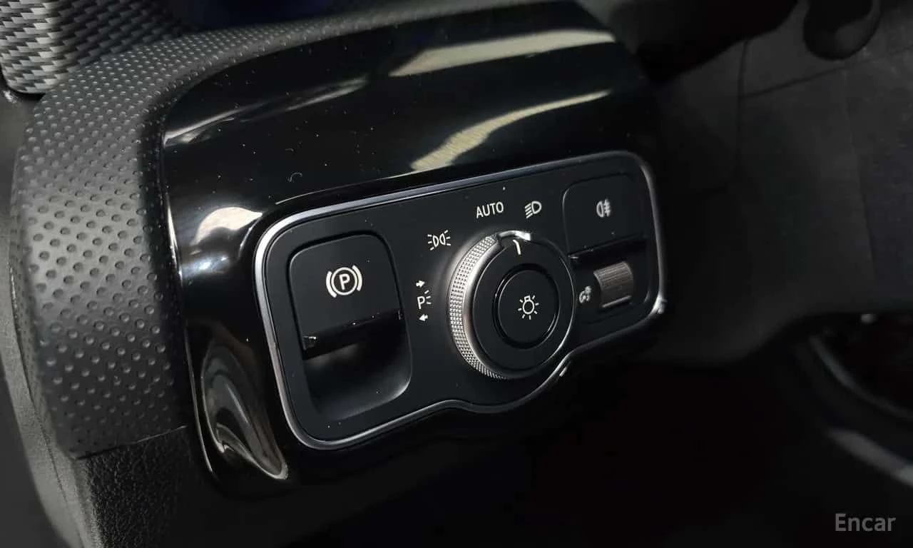 Mercedes-Benz A 200 * ОПЦИЯ ЗА ФИНАНСИРАНЕ, снимка 14 - Автомобили и джипове - 55647395