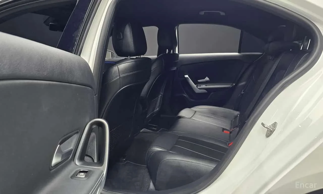 Mercedes-Benz A 200 * ОПЦИЯ ЗА ФИНАНСИРАНЕ, снимка 12 - Автомобили и джипове - 55647395