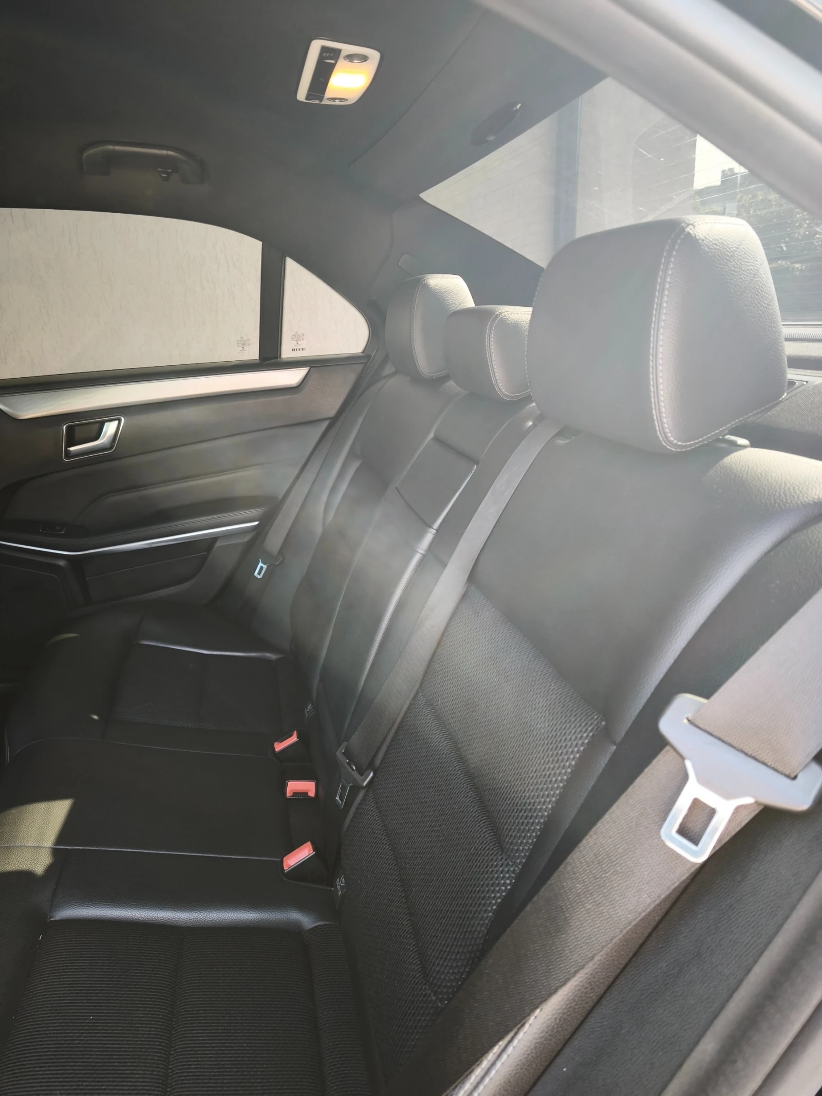 Mercedes-Benz E 220, снимка 6 - Автомобили и джипове - 55824405