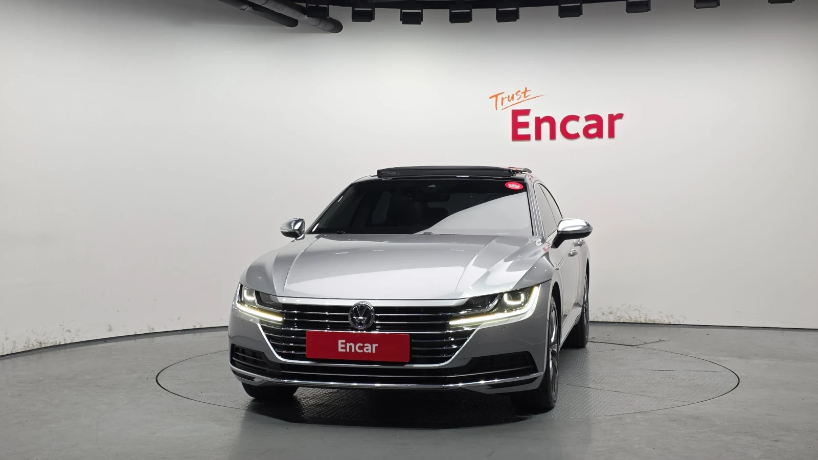 VW Arteon 2.0 TDI Premium| масаж| Подгрев| Обдухване, снимка 3 - Автомобили и джипове - 56068448