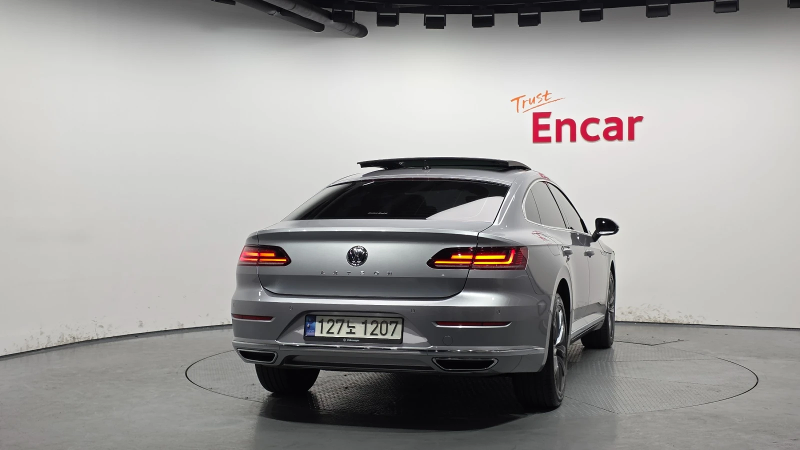 VW Arteon 2.0 TDI Premium| масаж| Подгрев| Обдухване, снимка 4 - Автомобили и джипове - 56068448