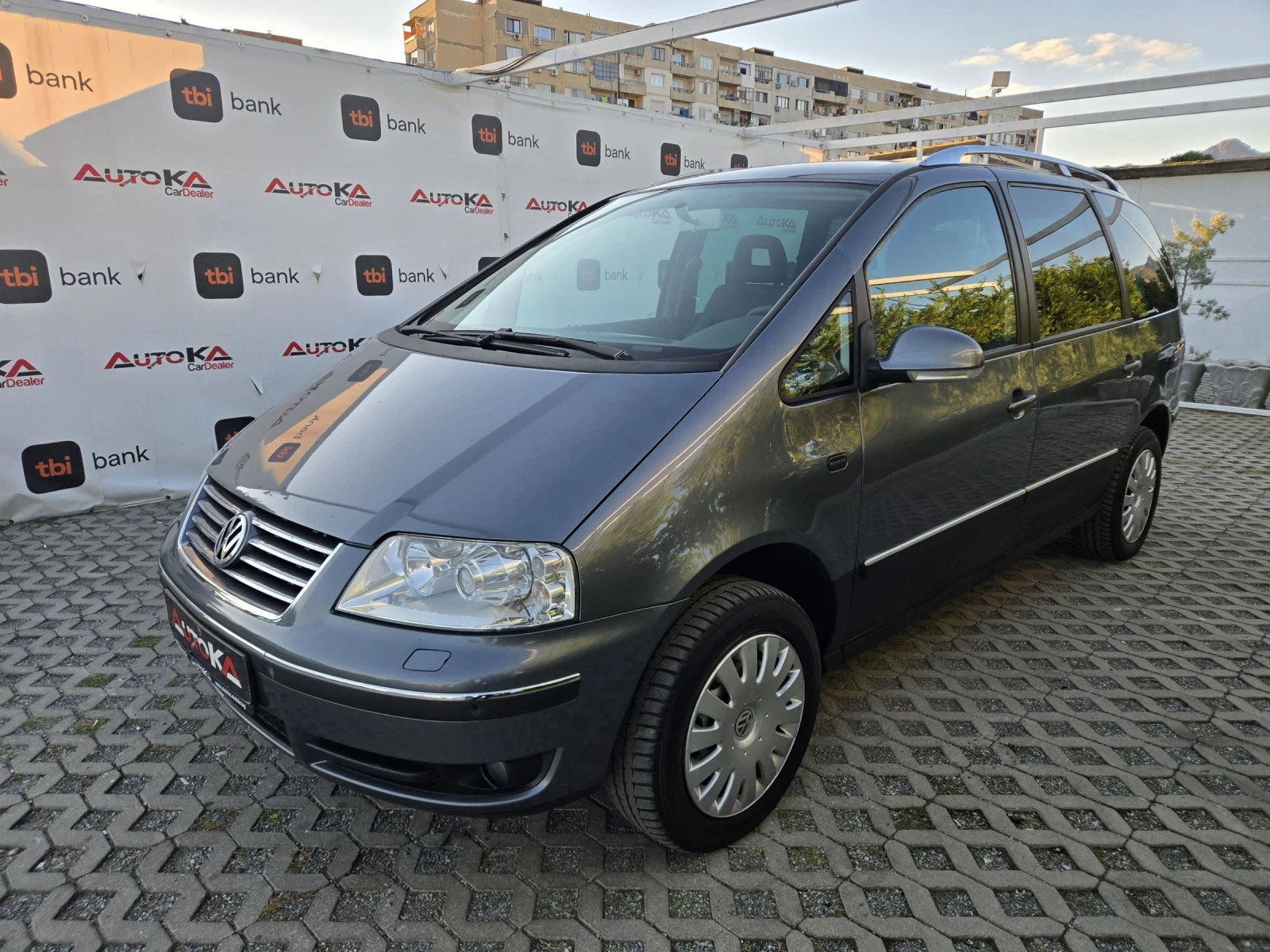 VW Sharan 1.9TDI-116кс= 7МЕСТА= 6СК= FACE= ПОДГРЕВ= КЛИМАТРО, снимка 6 - Автомобили и джипове - 56247087