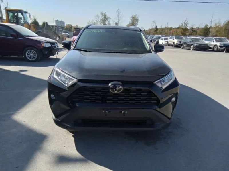 Toyota Rav4 XLE AWD, снимка 1 - Автомобили и джипове - 47688639