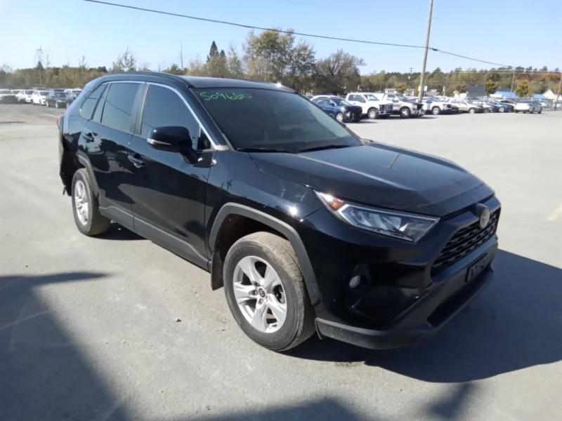 Toyota Rav4 XLE AWD, снимка 4 - Автомобили и джипове - 47688639