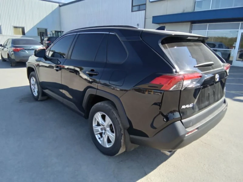 Toyota Rav4 XLE AWD, снимка 5 - Автомобили и джипове - 47688639