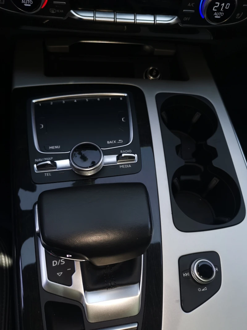Audi Q7 3.0 V6 TFSI, снимка 11 - Автомобили и джипове - 53245116