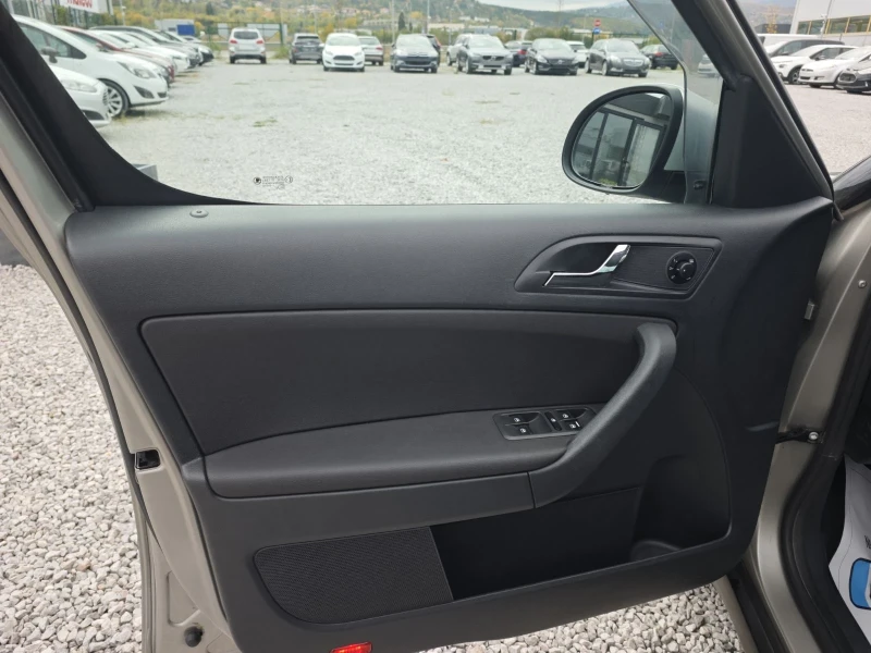 Skoda Yeti 2.0TDI-110k.c. 4x4, снимка 9 - Автомобили и джипове - 52051150