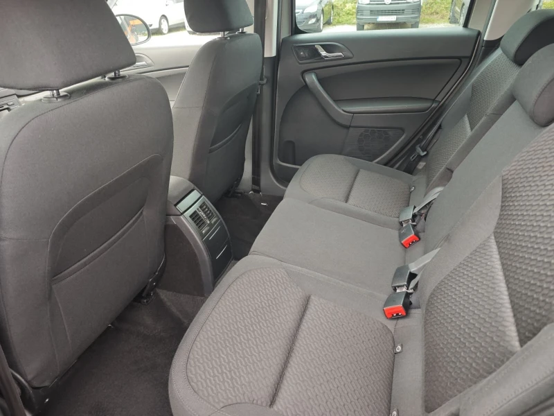 Skoda Yeti 2.0TDI-110k.c. 4x4, снимка 14 - Автомобили и джипове - 52051150