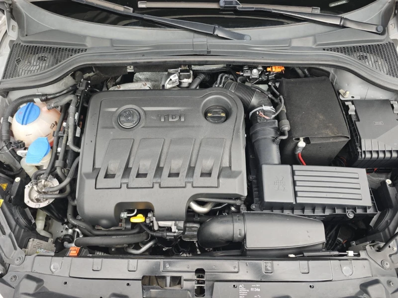 Skoda Yeti 2.0TDI-110k.c. 4x4, снимка 17 - Автомобили и джипове - 52051150