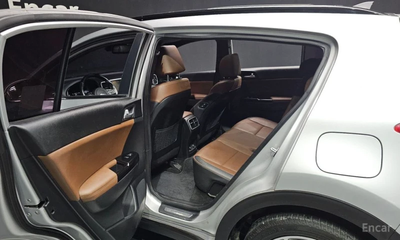 Kia Sportage, снимка 12 - Автомобили и джипове - 52731494