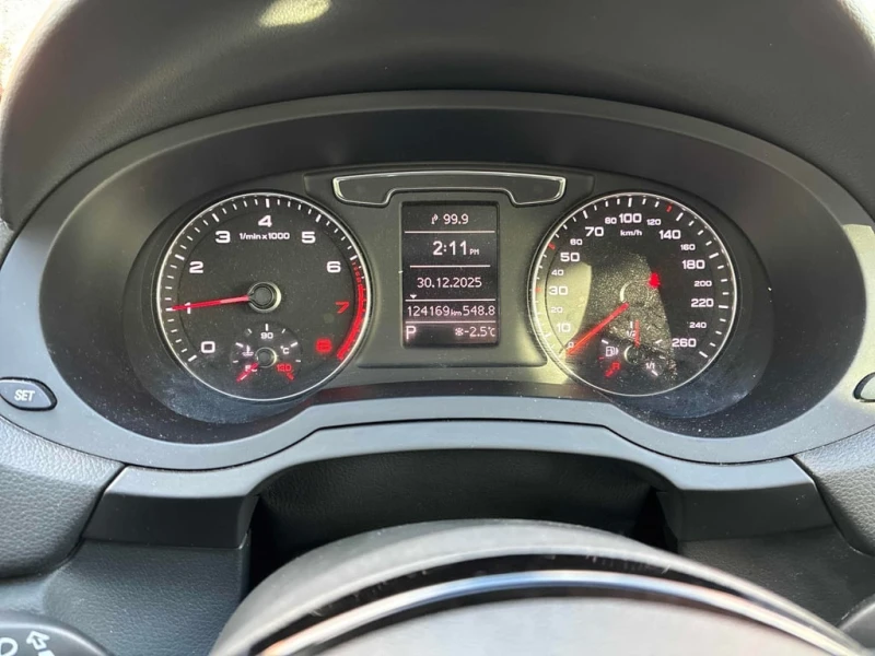 Audi Q3 Komfort  CARFAX, снимка 8 - Автомобили и джипове - 53074667