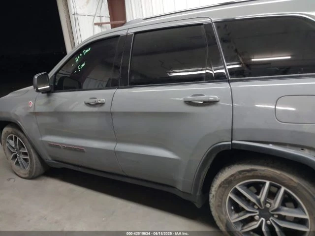 Jeep Grand cherokee TRAILHAWK 5.7 HEMI* DISTRONIC* HARMAN/KARDON* ПАНО - изображение 4