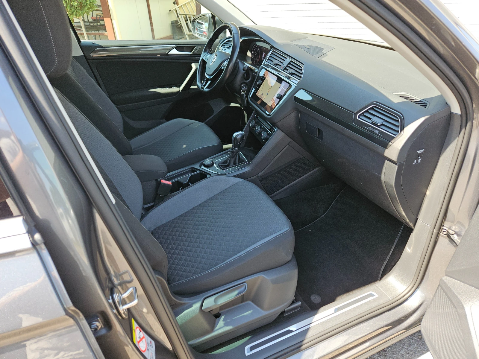 VW Tiguan 2.0TDI/BLACK FRIDA/7DSG/NAVI//ACC/EURO6/ | Mobile.bg   15