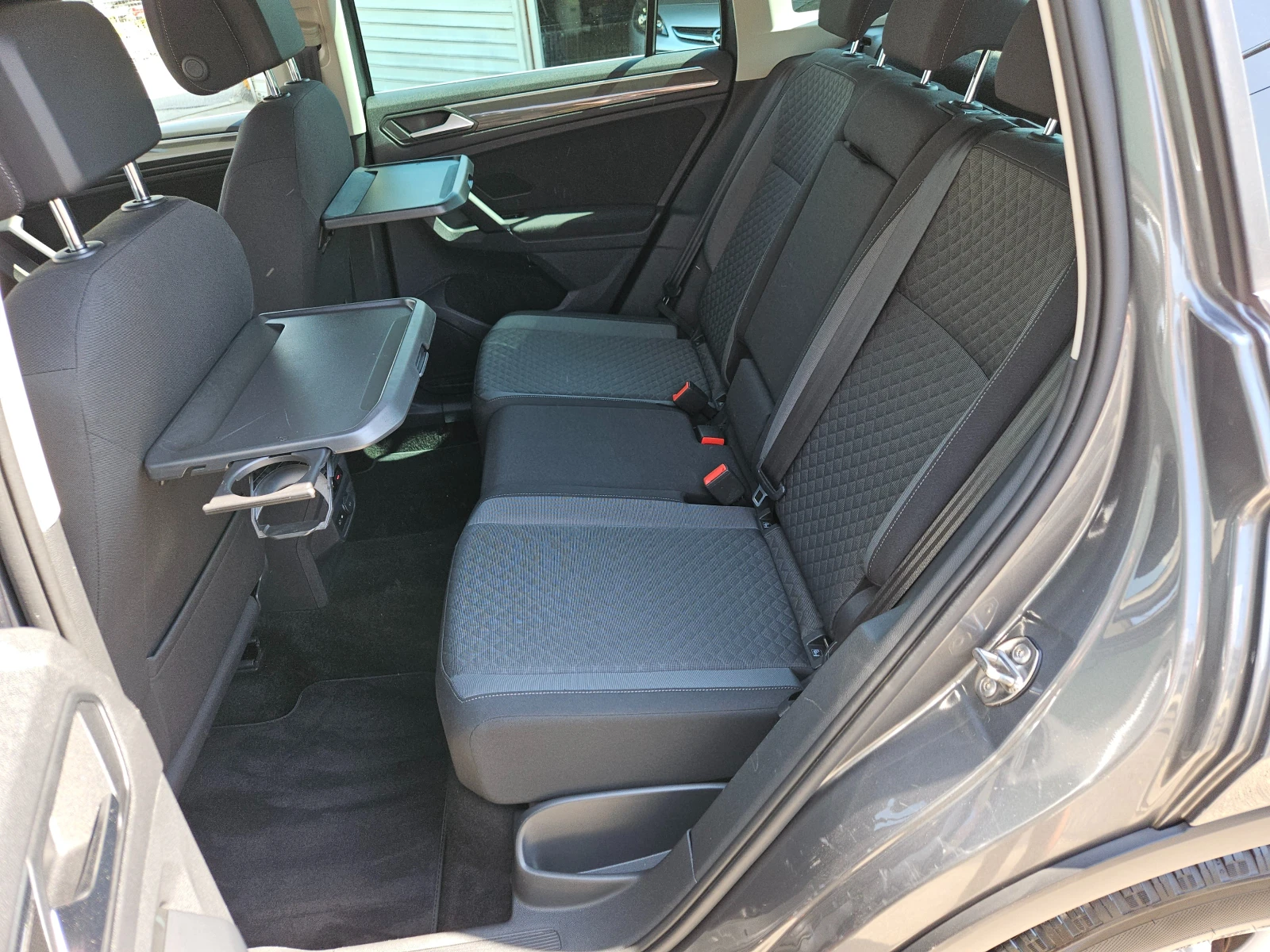 VW Tiguan 2.0TDI/BLACK FRIDA/7DSG/NAVI//ACC/EURO6/ | Mobile.bg   16