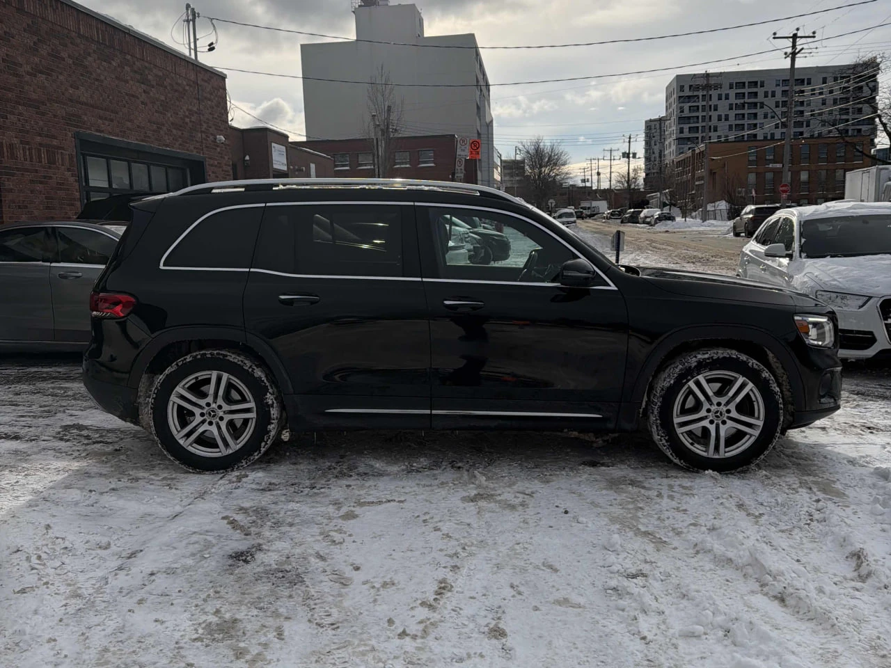 Mercedes-Benz GLB CARFAX* АВТОФИНАНСИРАНЕ* БЕЗ ПЪРВОНАЧАЛНА ВНОСКА*  - изображение 3