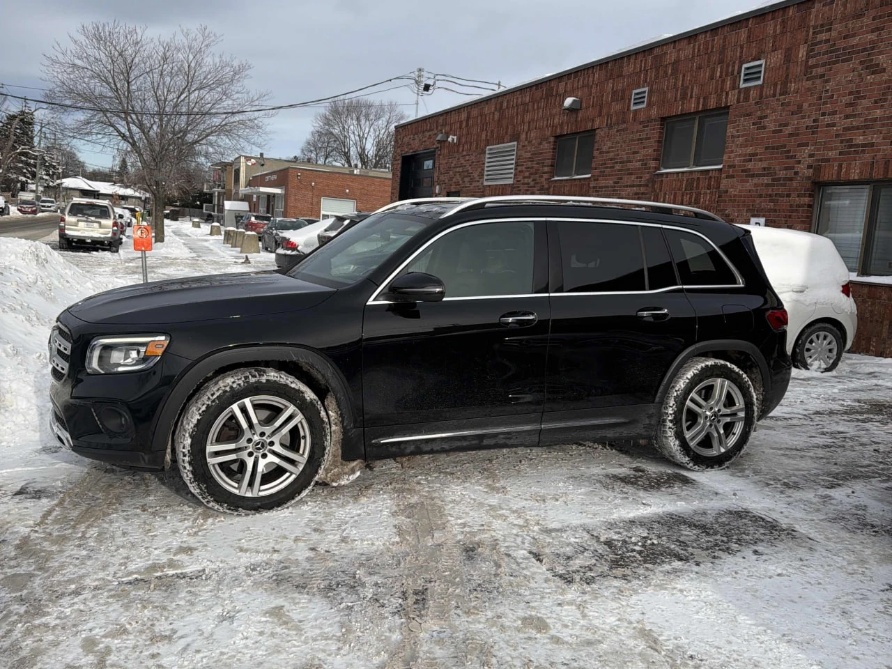 Mercedes-Benz GLB CARFAX* АВТОФИНАНСИРАНЕ* БЕЗ ПЪРВОНАЧАЛНА ВНОСКА*  - изображение 2