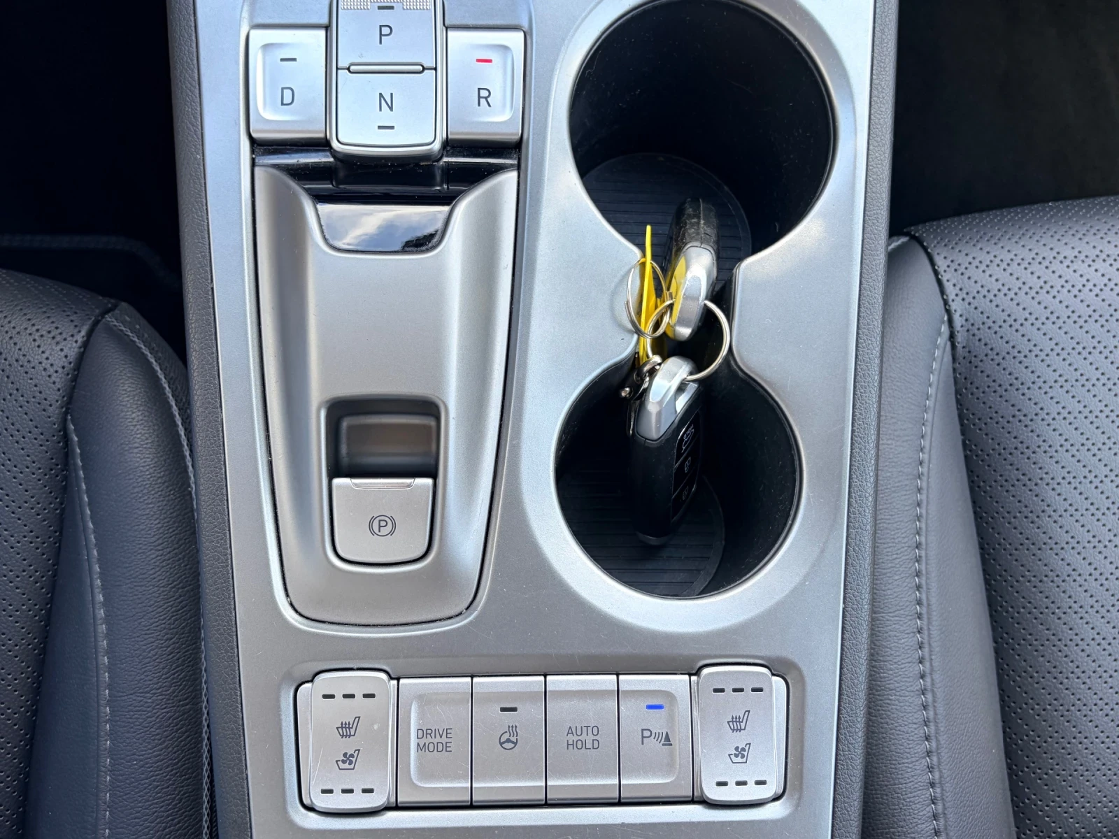 Hyundai Kona 100% SOH!!! PREMIUM 64kw 204kc TERMOPOMPA!!!, снимка 9 - Автомобили и джипове - 54691373