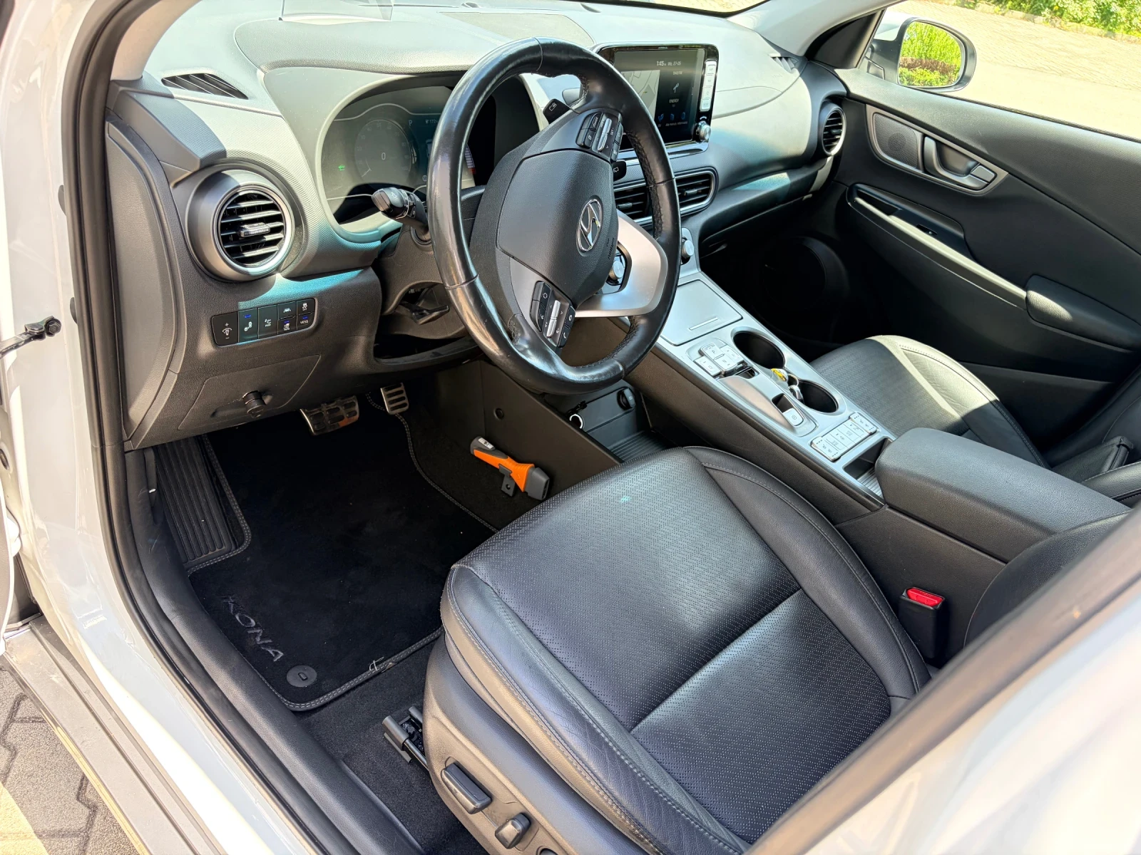 Hyundai Kona 100% SOH!!! PREMIUM 64kw 204kc TERMOPOMPA!!!, снимка 5 - Автомобили и джипове - 54691373