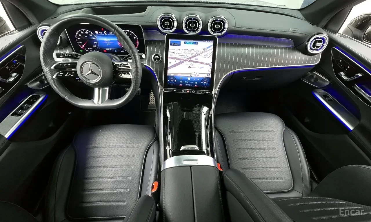 Mercedes-Benz GLC 300 AMG PKG / 360 / ОБДУХ / BURMESTER / HUD / PANO, снимка 8 - Автомобили и джипове - 54803090