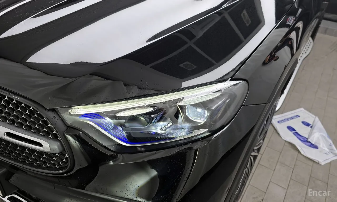Mercedes-Benz GLC 300 AMG PKG / 360 / ОБДУХ / BURMESTER / HUD / PANO, снимка 5 - Автомобили и джипове - 54803090