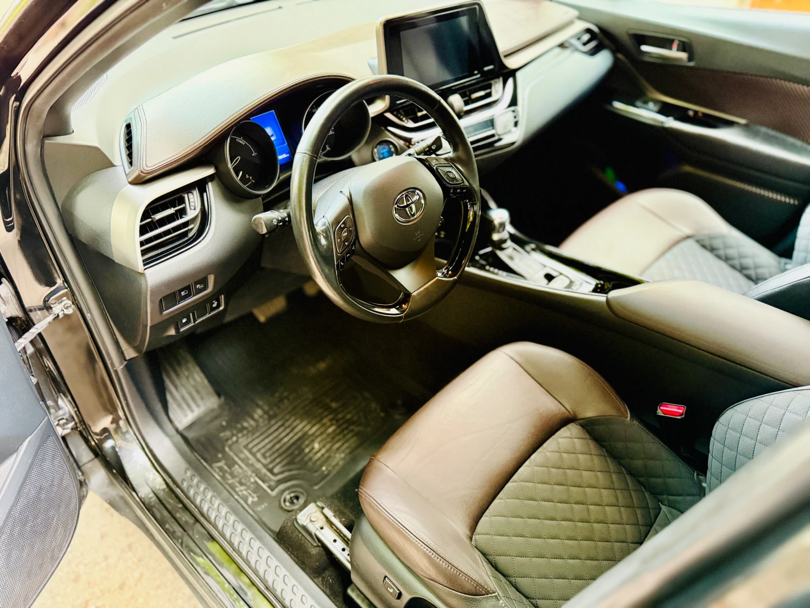 Toyota C-HR 1.8 Hybrid Classy, снимка 8 - Автомобили и джипове - 56026035