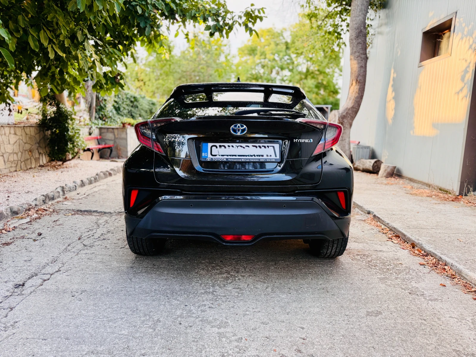 Toyota C-HR 1.8 Hybrid Classy, снимка 4 - Автомобили и джипове - 56026035
