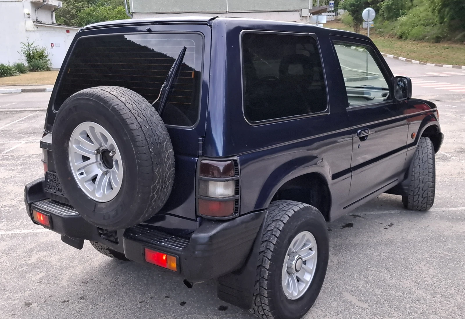 Mitsubishi Pajero 2.5 4x4, снимка 4 - Автомобили и джипове - 56121905