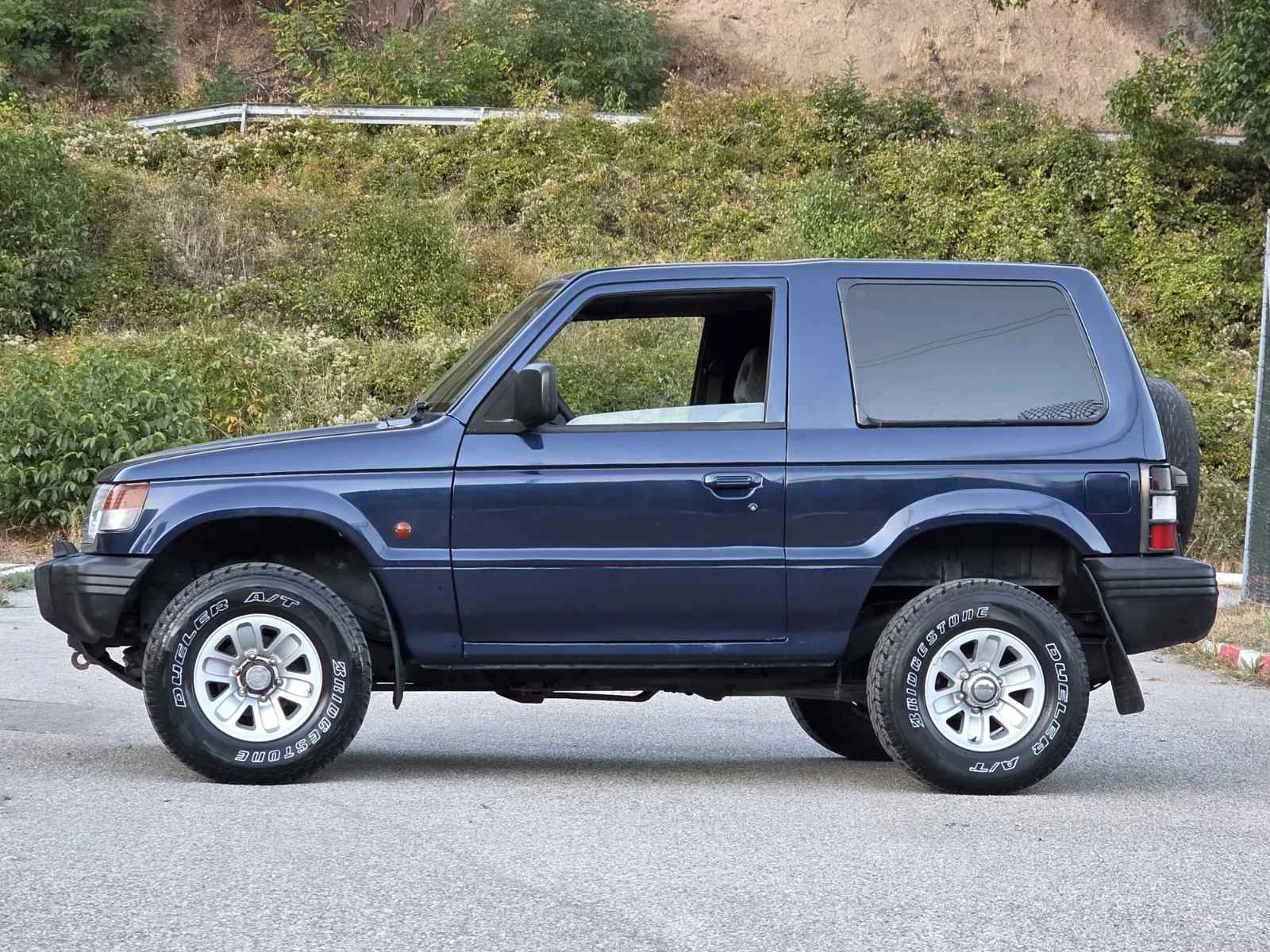 Mitsubishi Pajero 2.5 4x4, снимка 3 - Автомобили и джипове - 56121905