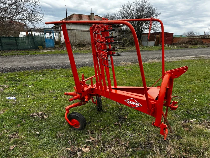 Сенообръщачка KUHN, снимка 2 - Селскостопанска техника - 53053827