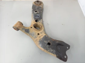 Носач преден ляв Тойота Рав4 2.2дкат (3)