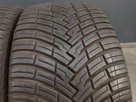 Гуми Всесезонни 235/35R19, снимка 2 - Гуми и джанти - 46440212