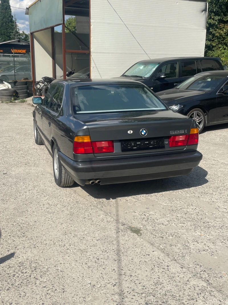 BMW 525 Автоматик-уникат, снимка 3 - Автомобили и джипове - 47891049