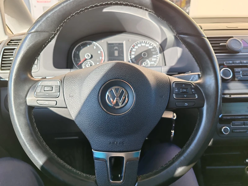 VW Touran, снимка 2 - Автомобили и джипове - 48736605