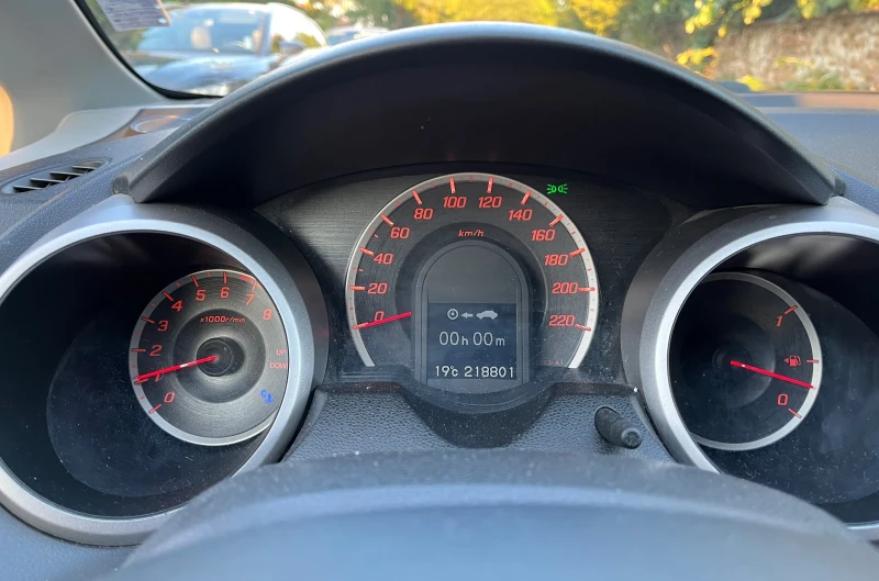 Honda Jazz 1.4i, снимка 3 - Автомобили и джипове - 52822331