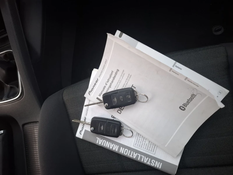 VW Golf 1.6i 102к.с ГАЗ-БЕНЗИН , снимка 9 - Автомобили и джипове - 52879233