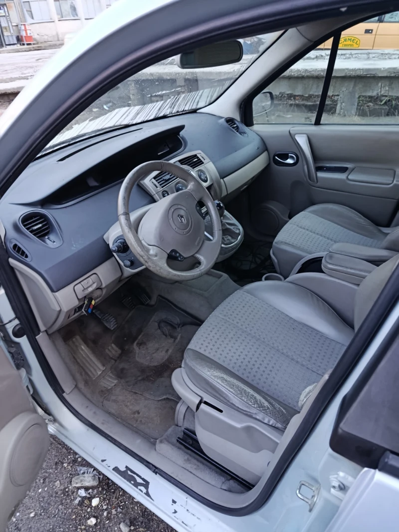 Renault Scenic, снимка 3 - Автомобили и джипове - 53172380