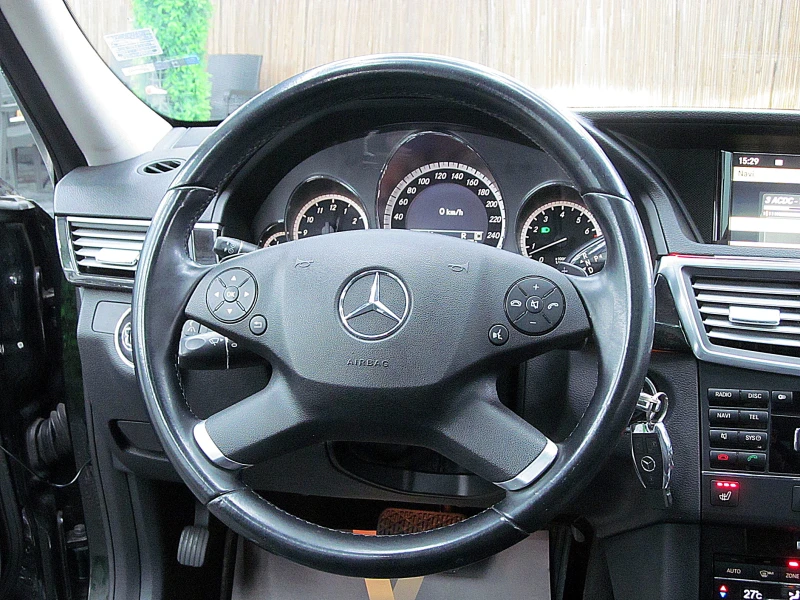 Mercedes-Benz E 350 AVANGARDE/AMG/KAMERA/PODGREV/СОБСТВЕН ЛИЗИНГ, снимка 14 - Автомобили и джипове - 53269257