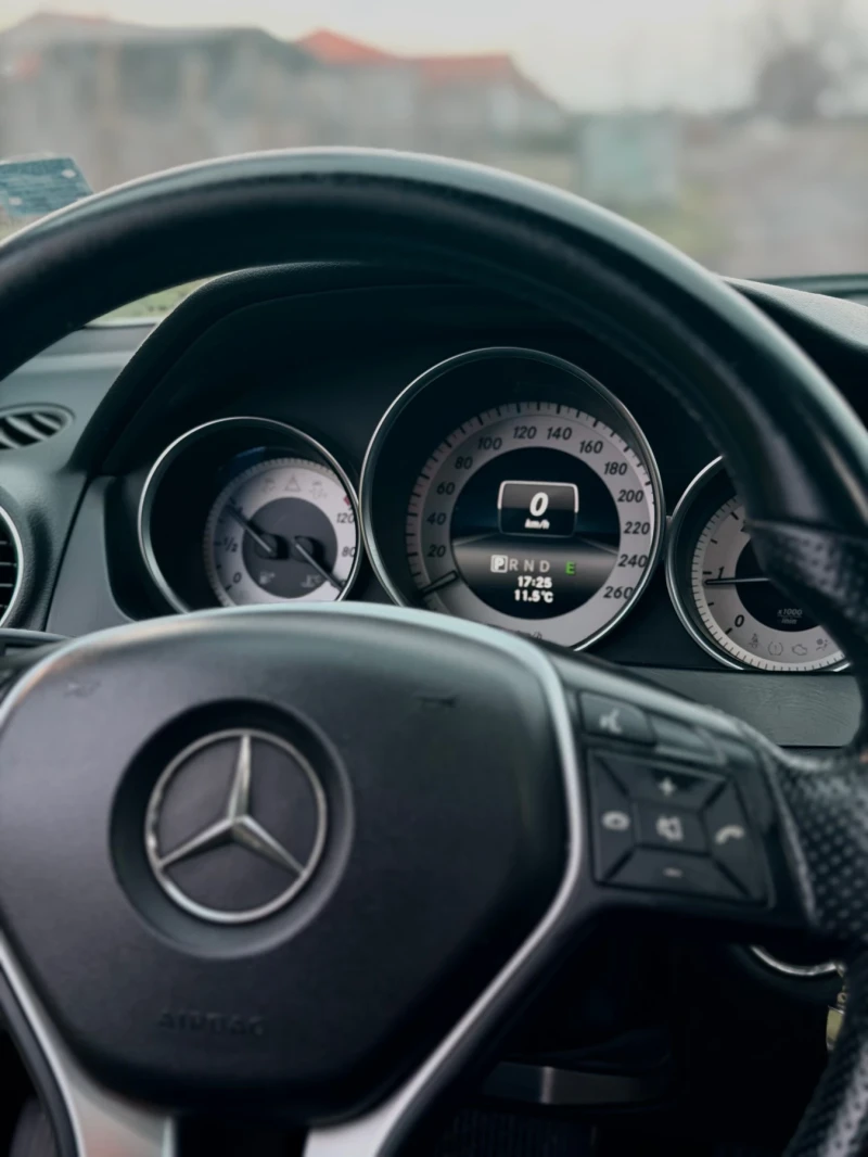 Mercedes-Benz C 220 2.2 CDI, снимка 11 - Автомобили и джипове - 53597760