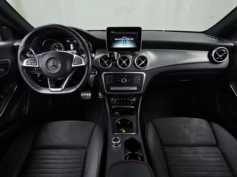 Mercedes-Benz CLA 2.5, снимка 7 - Автомобили и джипове - 54287758