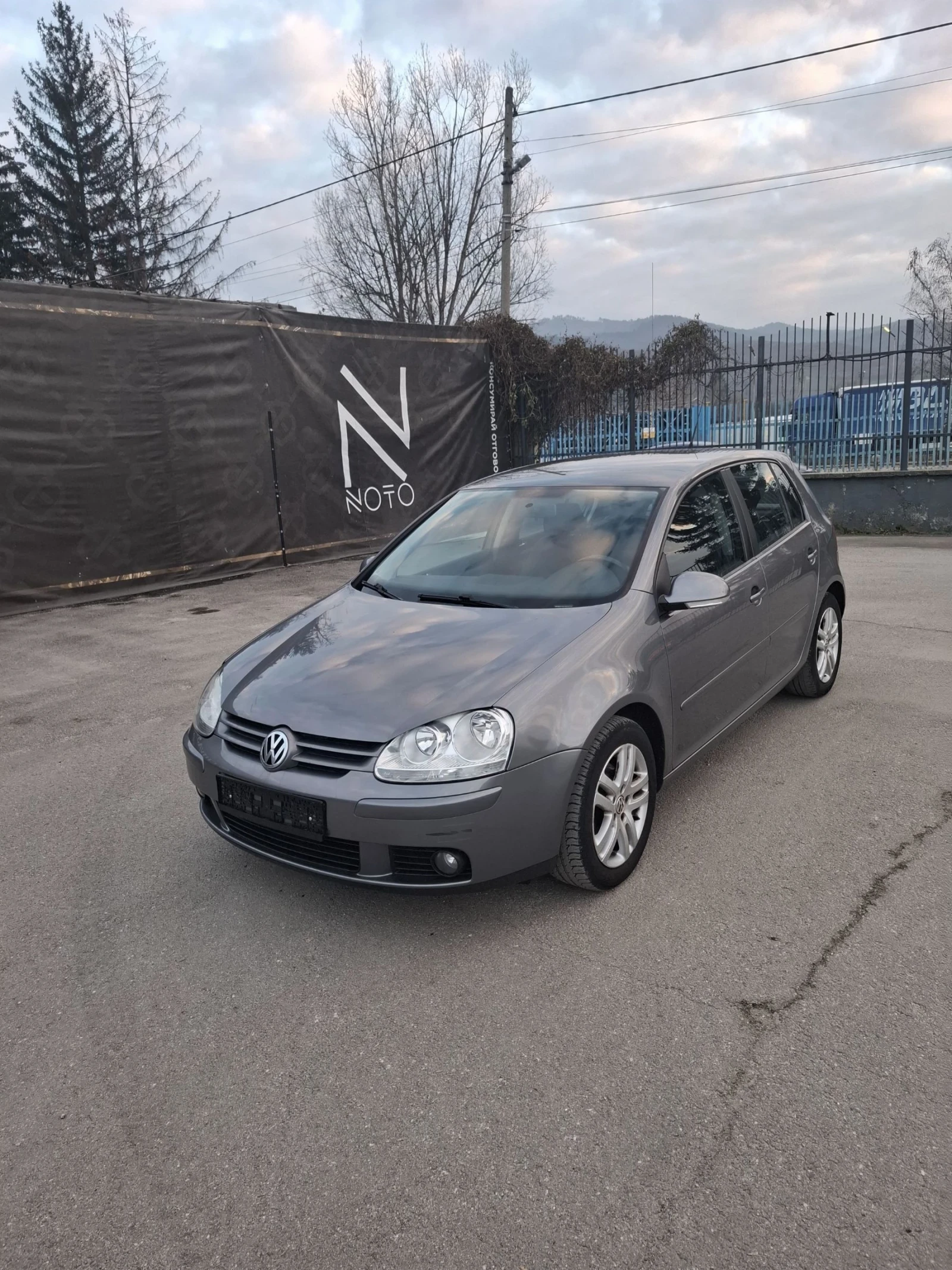 VW Golf 1.6i 102к.с ГАЗ-БЕНЗИН , снимка 1