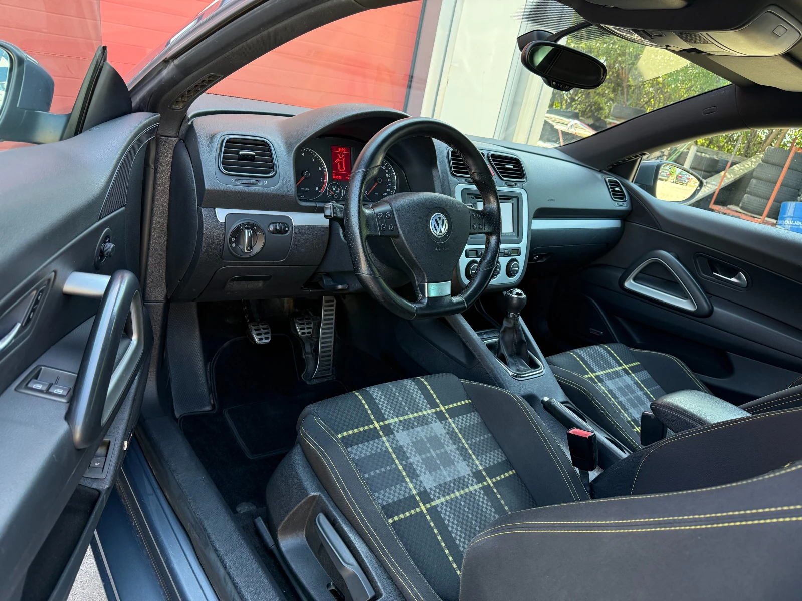 VW Scirocco Edition/2.0 - изображение 8