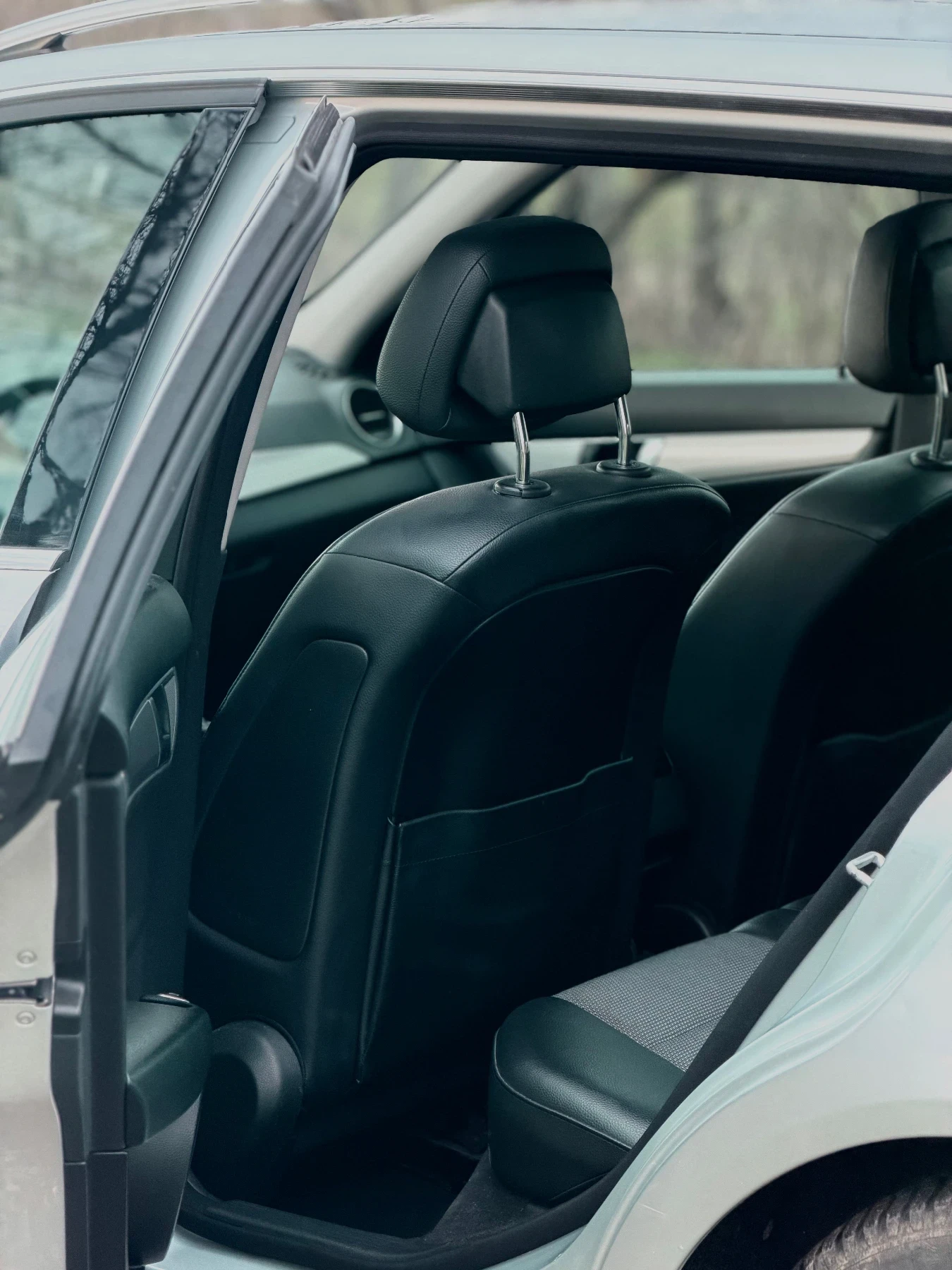 Mercedes-Benz C 220 2.2 CDI, снимка 13 - Автомобили и джипове - 53597760