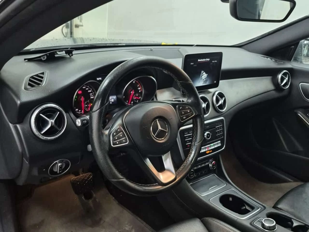 Mercedes-Benz CLA 250 * CARFAX * ПАНОРАМА * БЕЗ ИНЦИДЕНТИ * , снимка 10 - Автомобили и джипове - 54499519