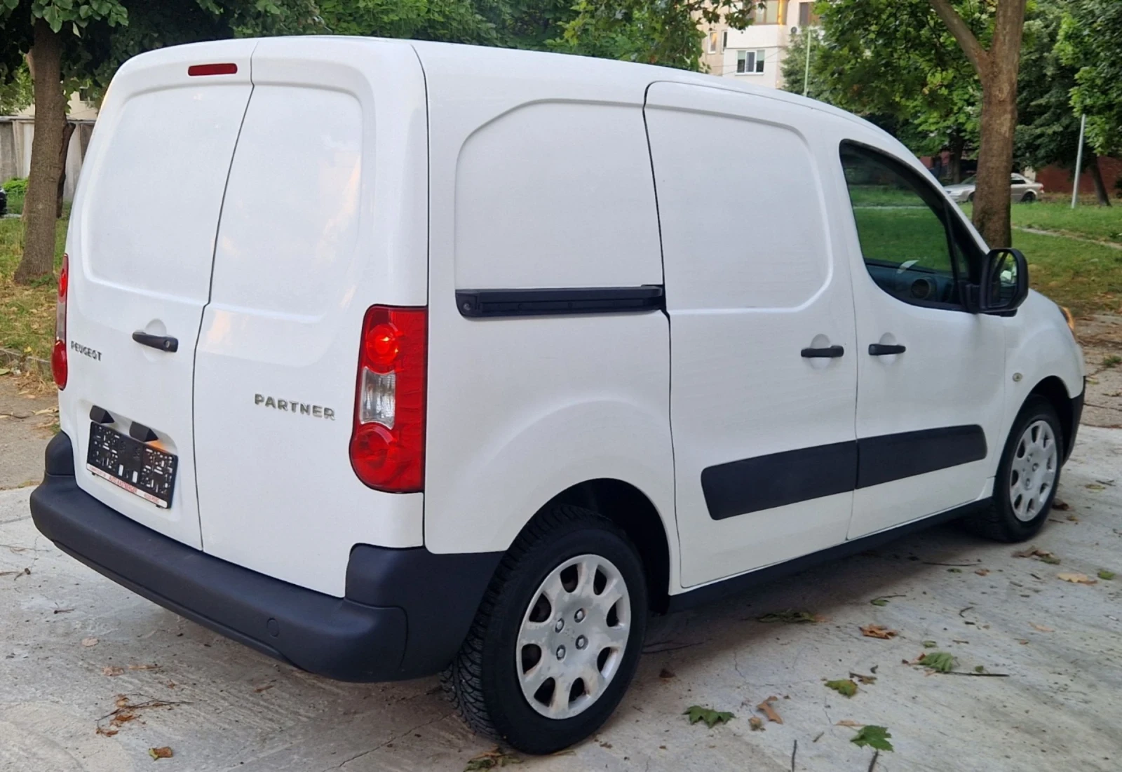 Peugeot Partner 1.6HDI 90к.с., снимка 4 - Автомобили и джипове - 55138286